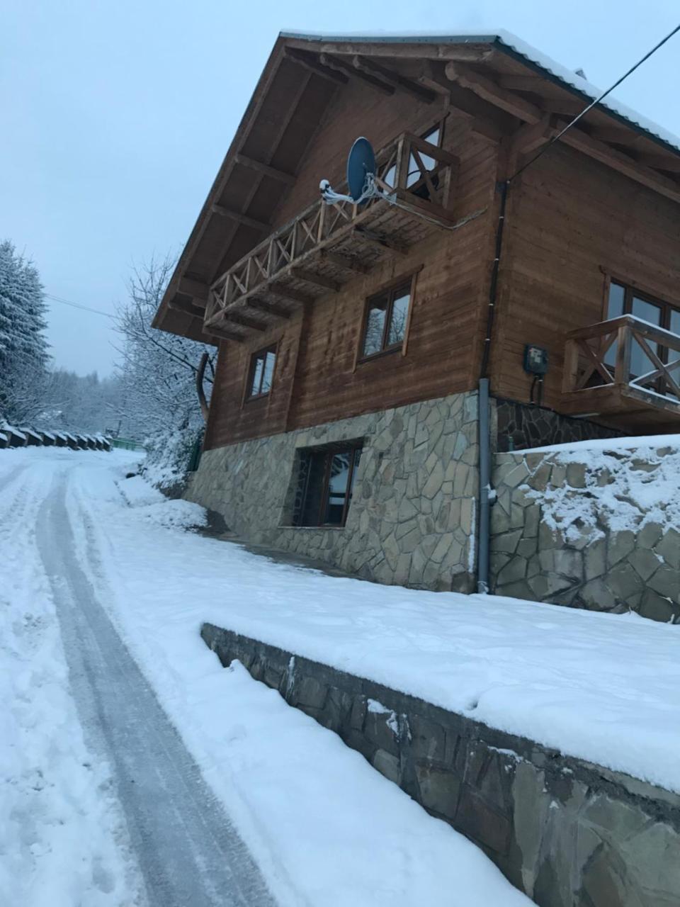 4 Cезони Hotel Yaremche Exterior foto